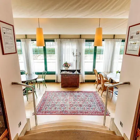 赫泽格霍夫酒店 4* 巴登