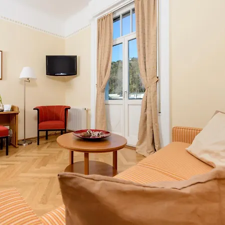 赫泽格霍夫酒店 4*