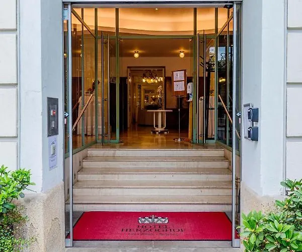 赫泽格霍夫酒店 4*